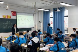 持续1分多钟？NCAA赛场爆发大规模冲突 一大群球员互相拳打脚踢